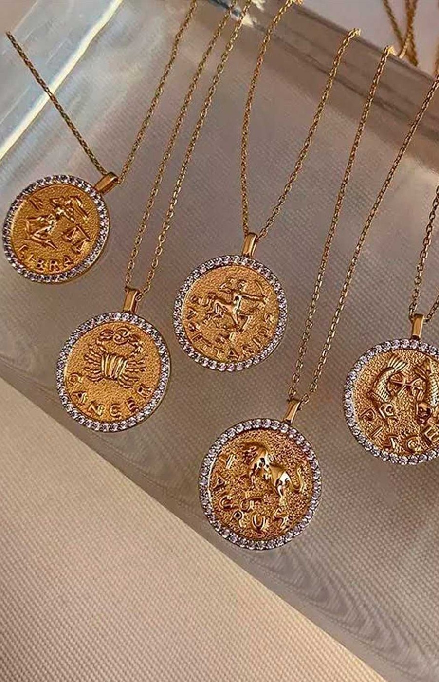 Accesorios Fetiche Suances | Collar Moneda Horoscopo Piscis