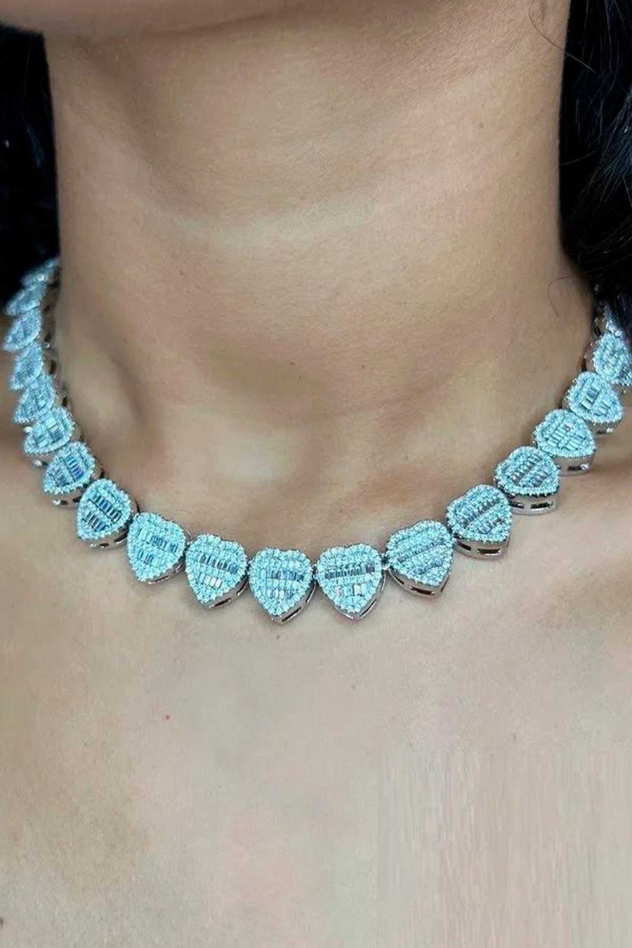 Accesorios Fetiche Suances | Collar Corazones Diamantes