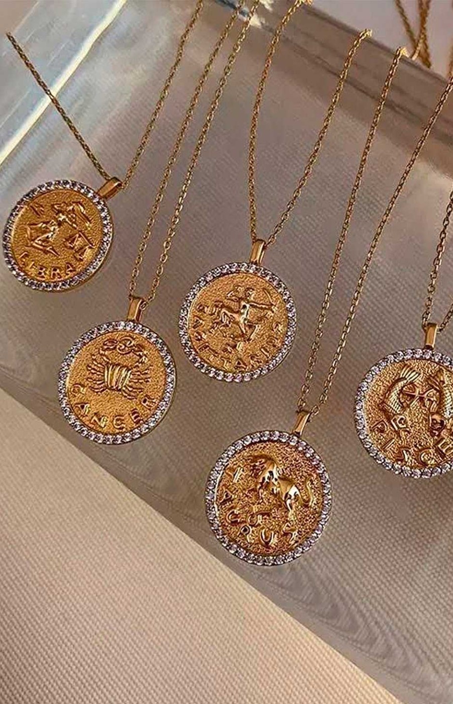 Accesorios Fetiche Suances | Collar Moneda Horoscopo Virgo