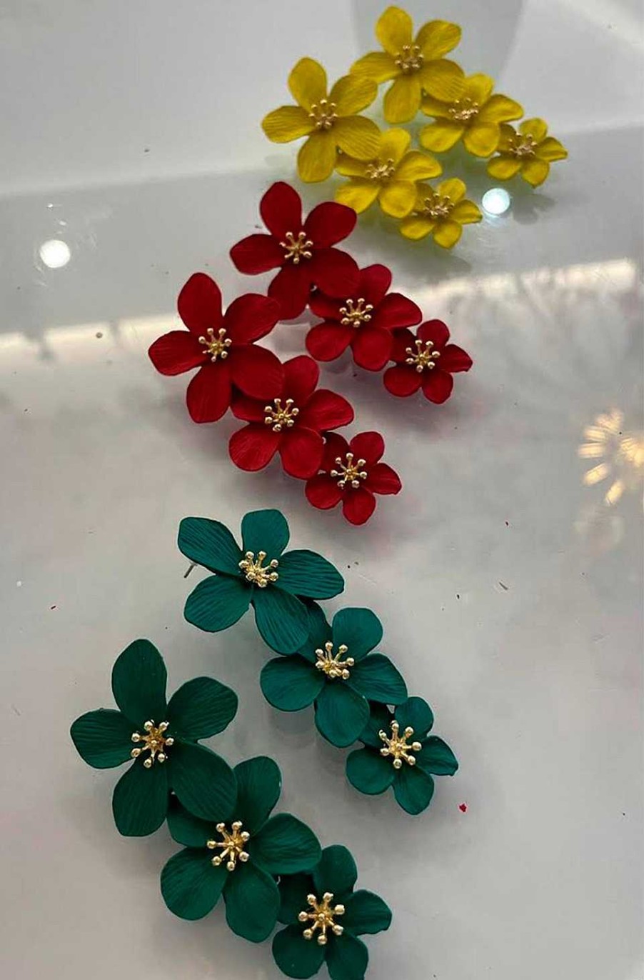 Accesorios Fetiche Suances | Pendientes De Tres Flores Rojo
